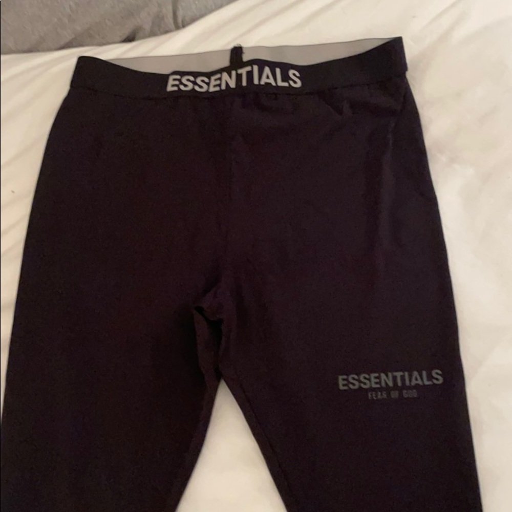 Essentials Women’s leggings